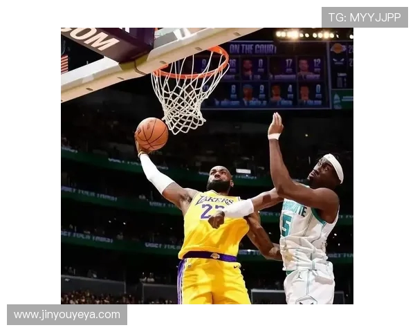 黄蜂与热火季后赛第四场激战回顾与精彩瞬间盘点